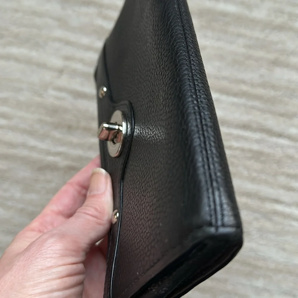COACH Penelope Zippy Wristlet Pebbled Leather Twist Lock Black Silver Zip Wallet